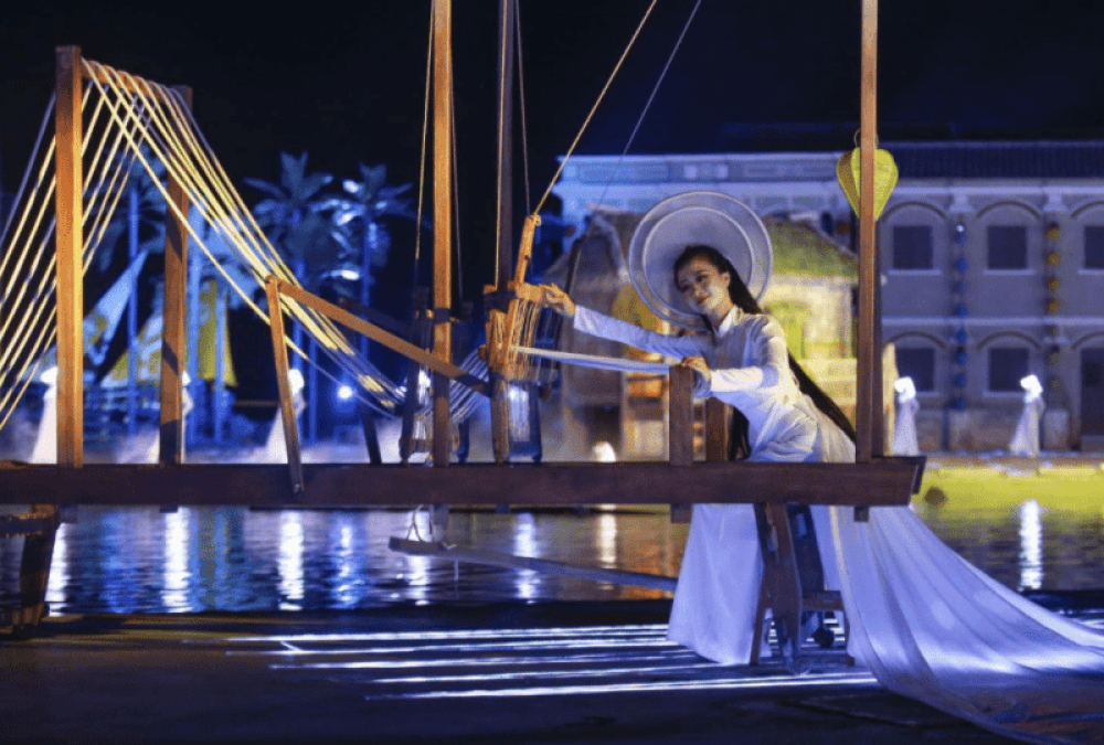 Shuttle bus Da Nang- Hoi An Memories Show- Da Nang | ®ExcursionMania
