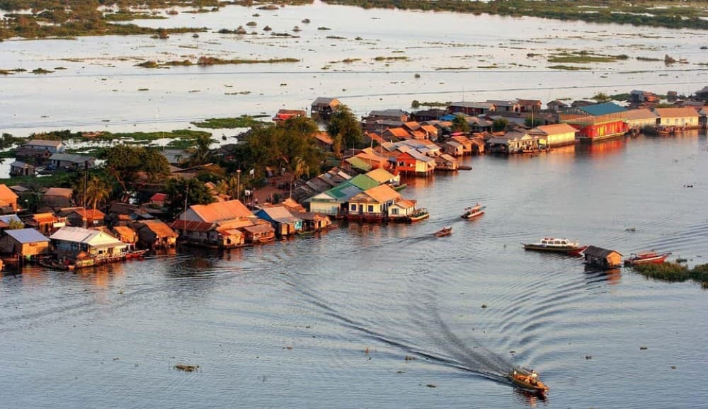Kompong Kleang Floating Village Guide Tour from Siem Reap | ®ExcursionMania