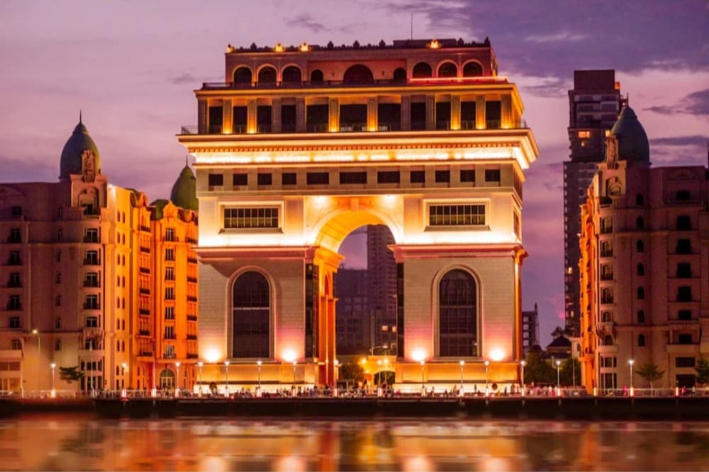 Phnom Penh: 9 Exciting Spots Evening Tuk-Tuk Tour | ®ExcursionMania