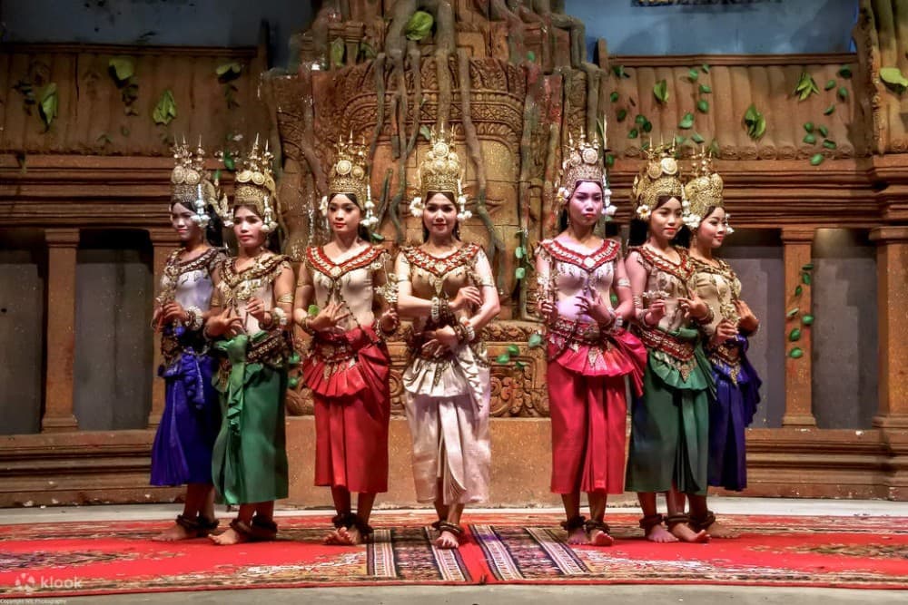 Siem Reap: Apsara Show Including Dinner & Hotel Pickup | ®ExcursionMania