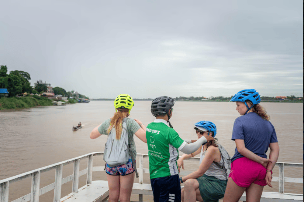 Phnom Penh: Silk Island Sunset Bike Tour include drinks | ®ExcursionMania