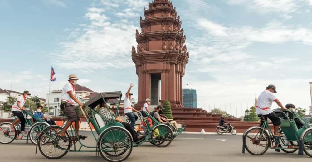Phnom Penh Historical Sites Tour by Tuk Tuk | ®ExcursionMania