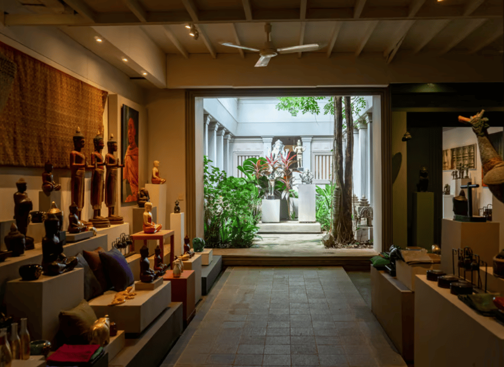 Siem Reap: Morning City Bike Tour with Local Expert | ®ExcursionMania