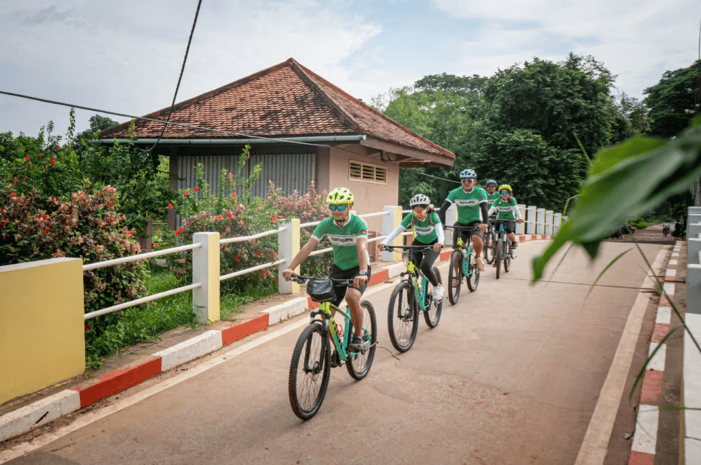 Siem Reap: Morning City Bike Tour with Local Expert | ®ExcursionMania