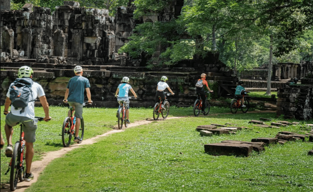 Cycle the Angkor Backroads inclusive Lunch at Local house | ®ExcursionMania