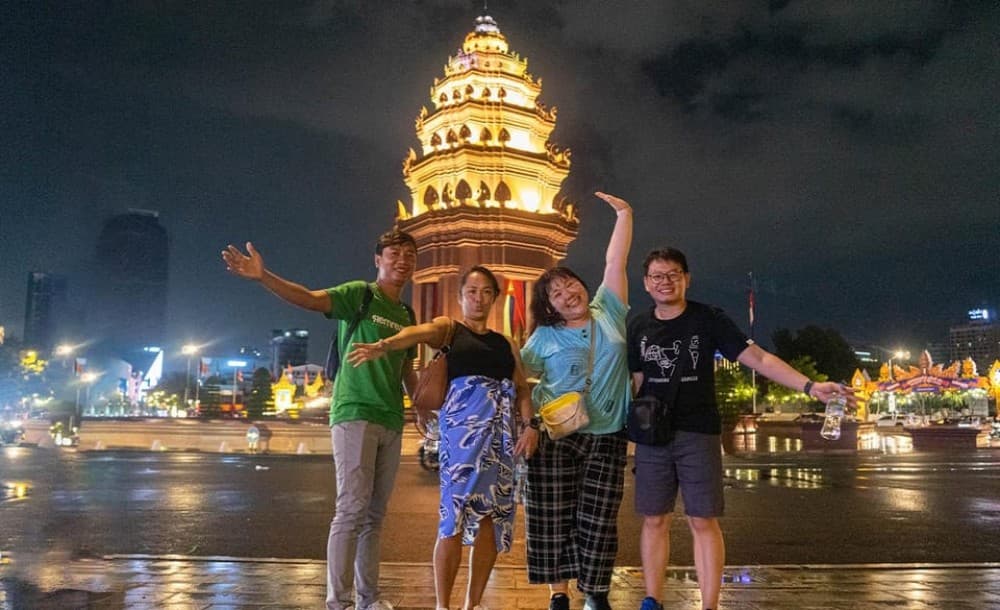 Phnom Penh: Evening Food Tour with Drinks & Tuk Tuk Included | ®ExcursionMania
