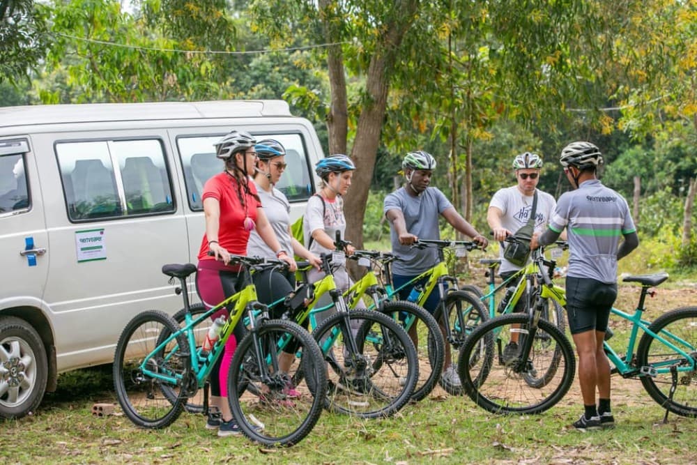 Angkor Wat: Guided Sunrise Bike Tour w/ Breakfast and Lunch | ®ExcursionMania