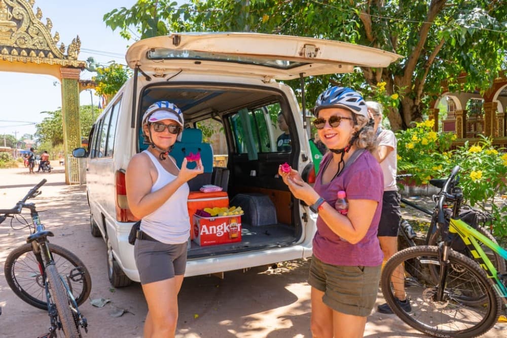 Kampong Phluk: Floating Village Bike Tour and Sunset Cruise | ®ExcursionMania