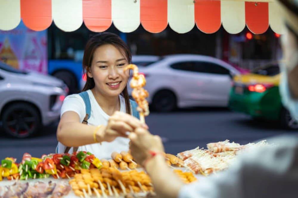 Phnom Penh: Street Art & Food Tour by Tuk-Tuk | ®ExcursionMania