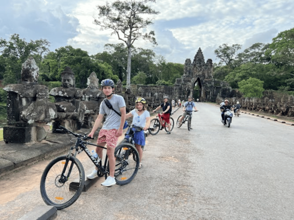 Siem Reap: Angkor Sunset Bike & Boat Tour w/ Drinks & Snacks | ®ExcursionMania