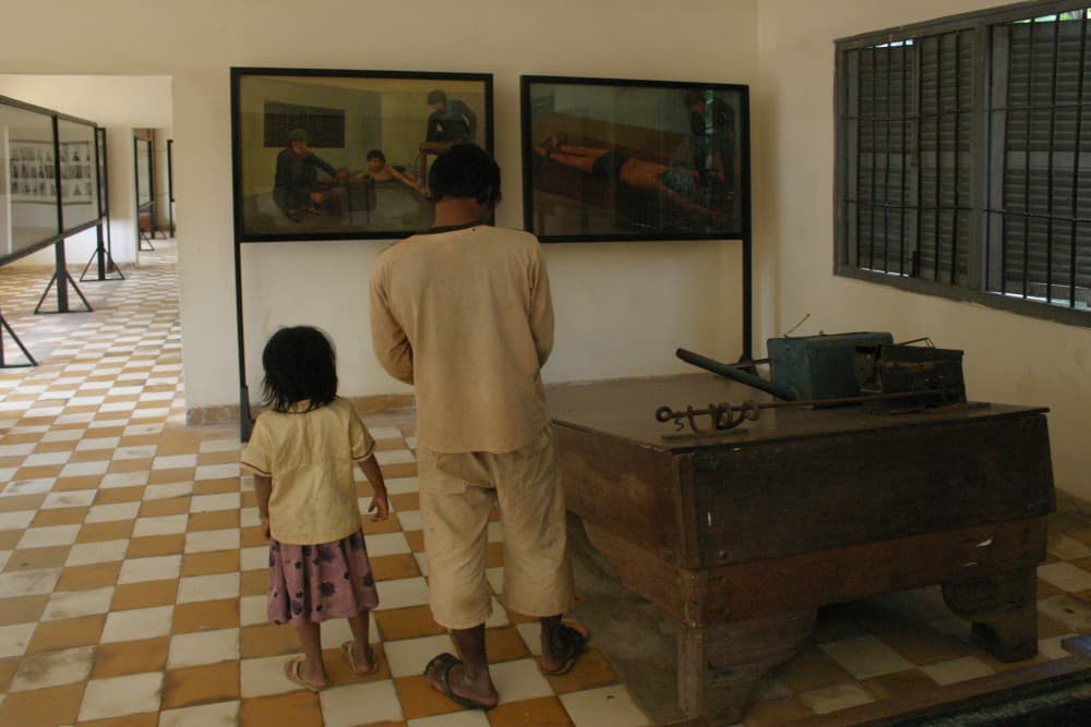 Phnom Penh : S21 Tuol Sleng Museum & Killing Fields | ®ExcursionMania