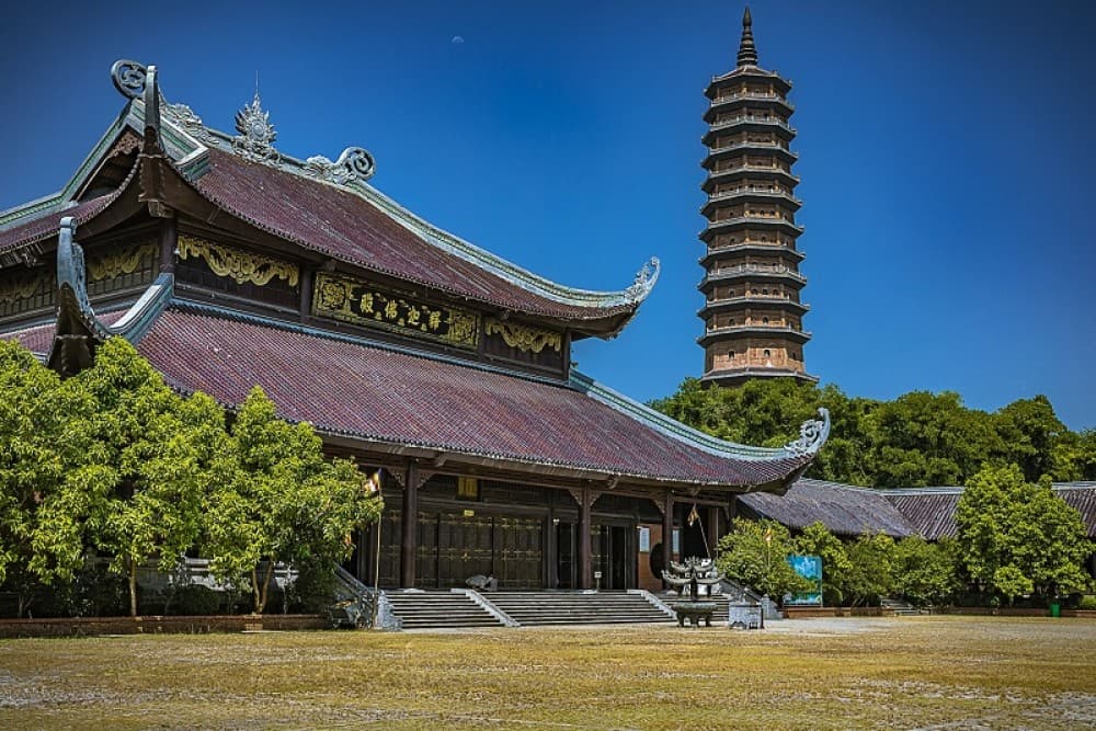 Bai Dinh Pagoda, Trang An Eco and Hang Mua Hiking Day Trip | ®ExcursionMania