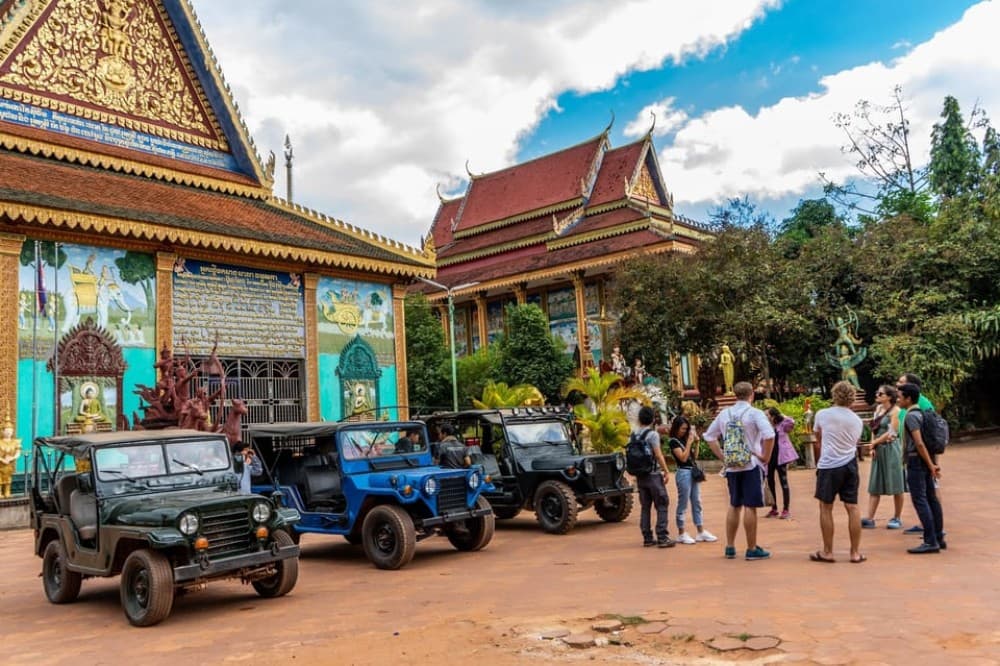 Siem Reap: Countryside Sunset Jeep Tour with Drinks | ®ExcursionMania