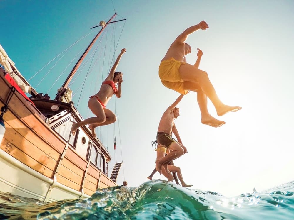 Icmeler Booze Cruise With Ultra All Inclusive Alcoholic Drinks | ®ExcursionMania