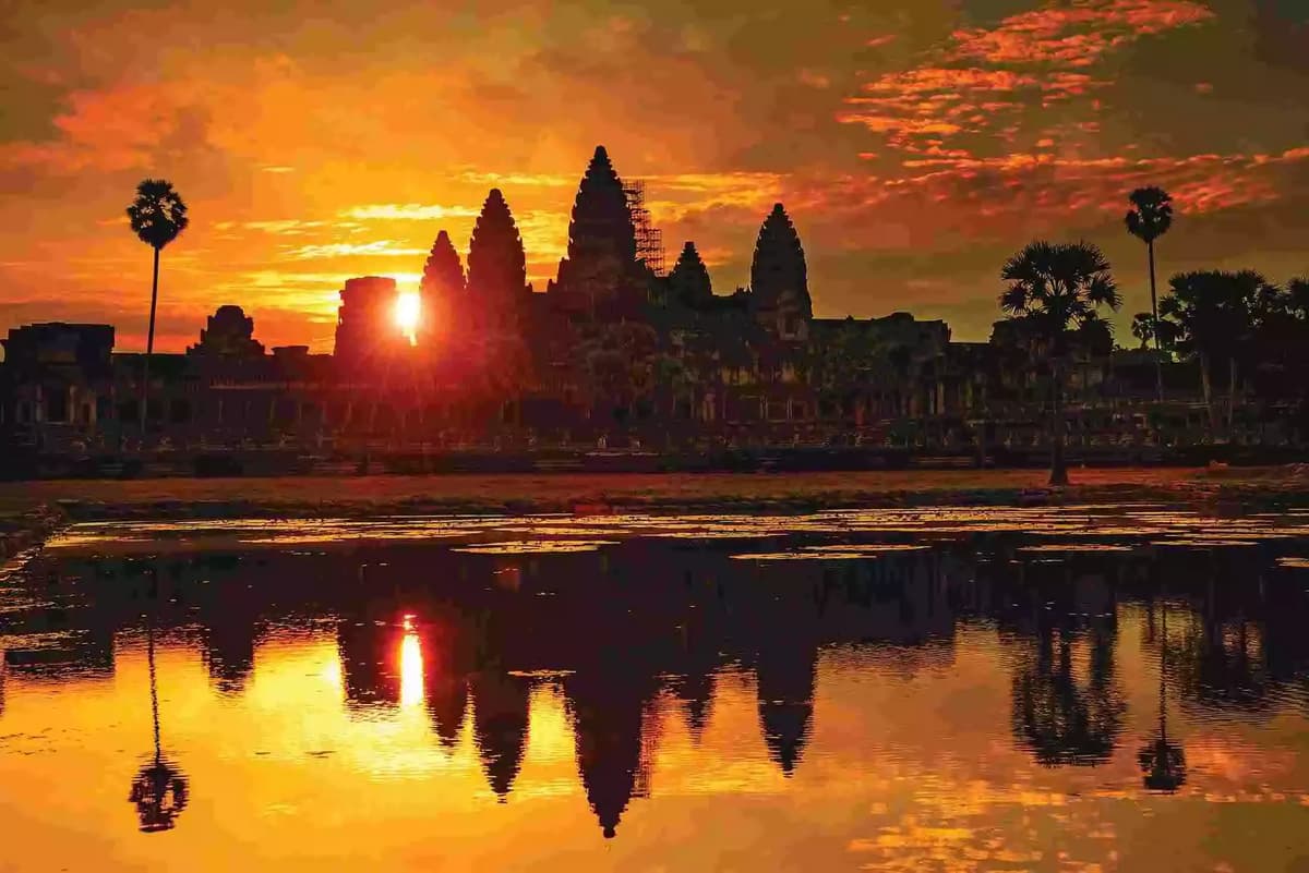 Siem Reap: Angkor Sunset Tour by Jeep with Boat Ride | ®ExcursionMania