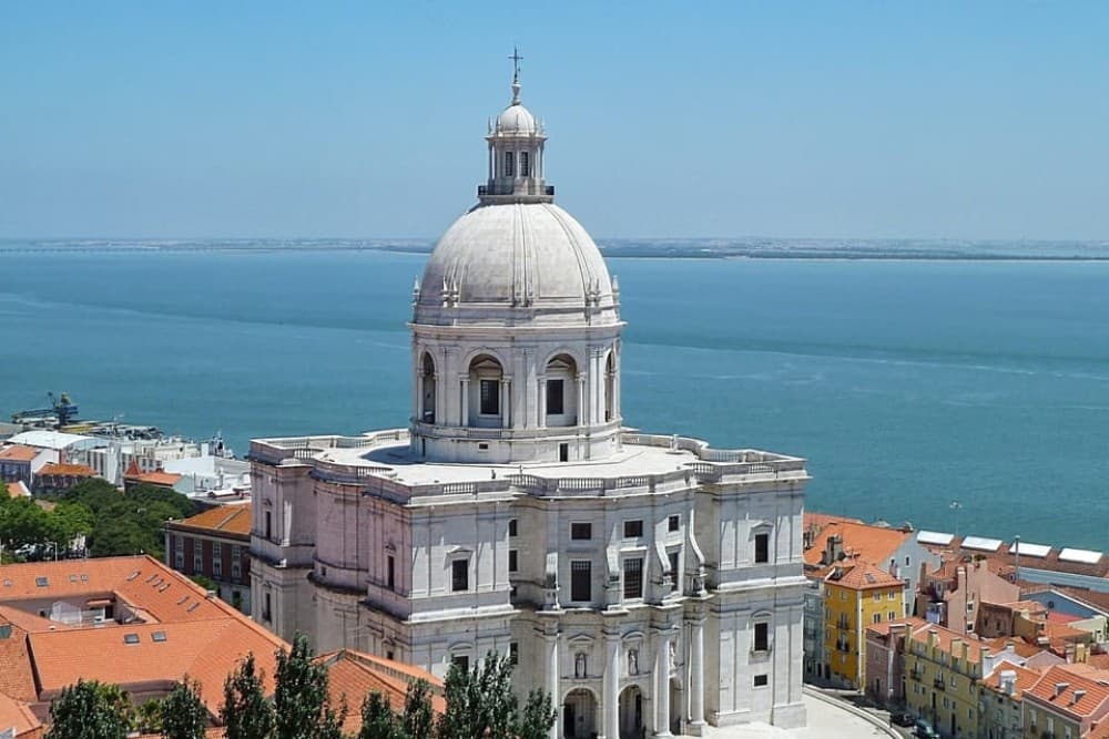 Lisbon: Private Sightseeing Tour in a Vintage Tuk Tuk | ®ExcursionMania