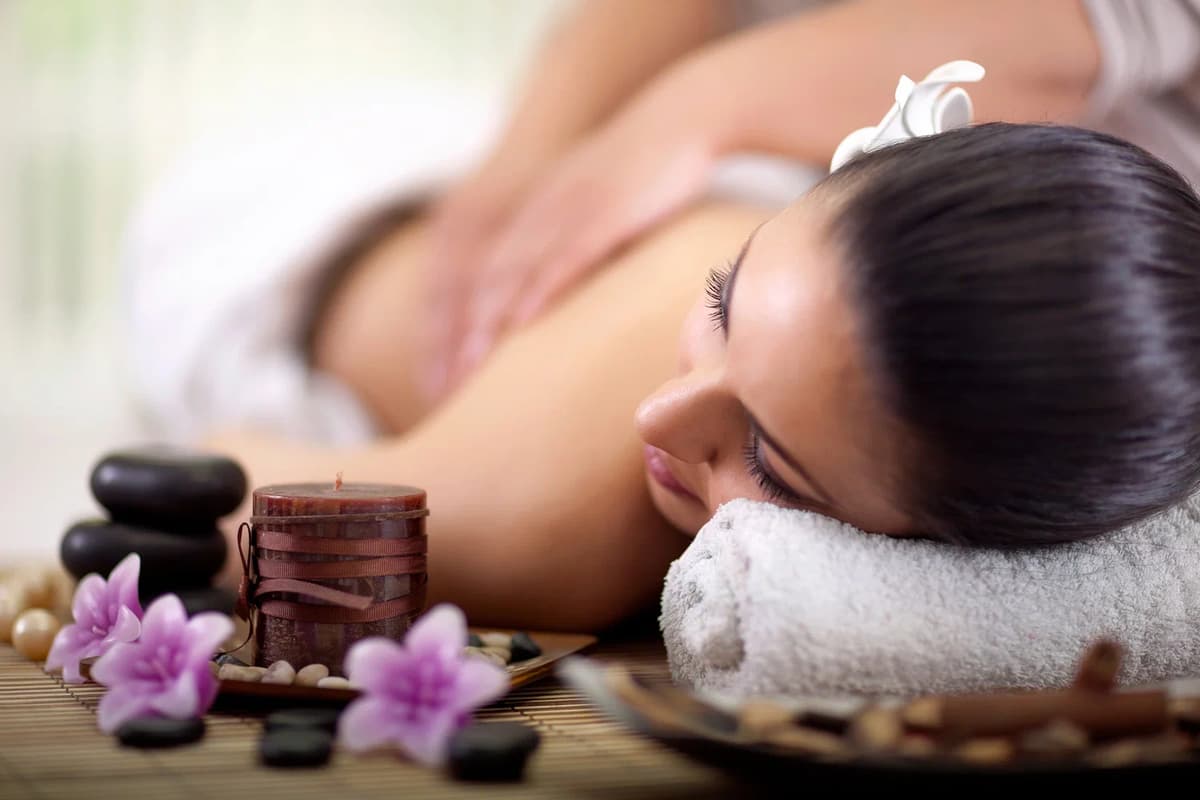 Aromatherapy Massage Sensation With Home Services | ®ExcursionMania