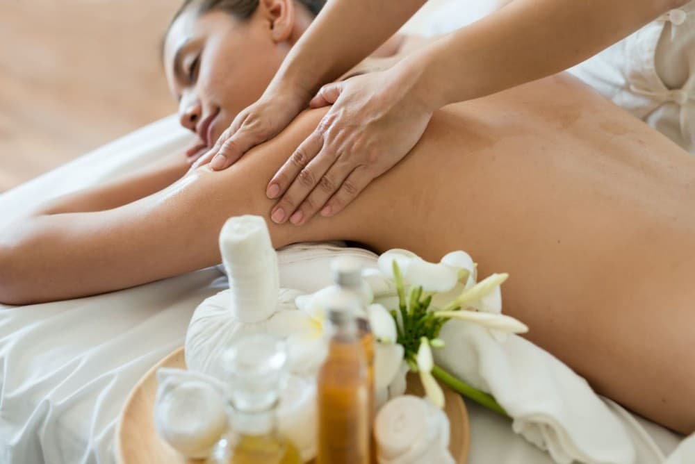 Aromatherapy Massage Sensation With Home Services | ®ExcursionMania
