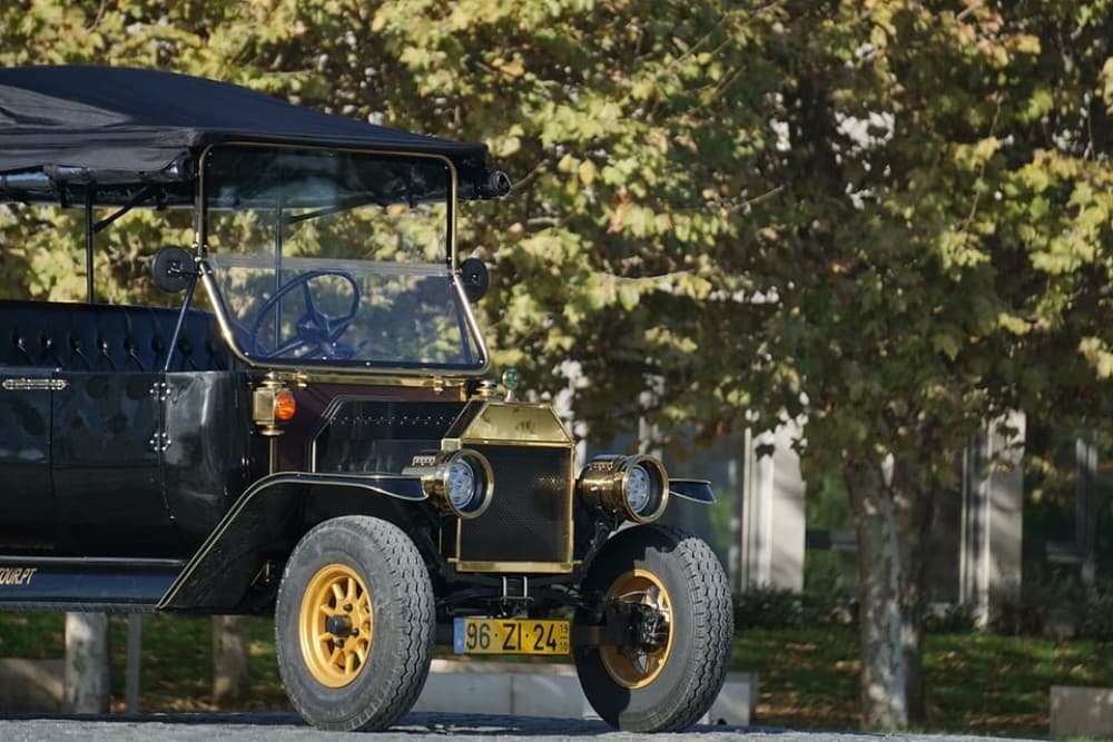 Lisbon: Vintage vehicle replica Private Tour | ®ExcursionMania