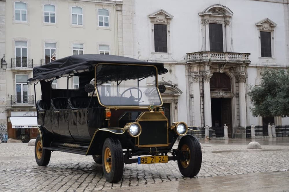 Lisbon: Vintage vehicle replica Private Tour | ®ExcursionMania