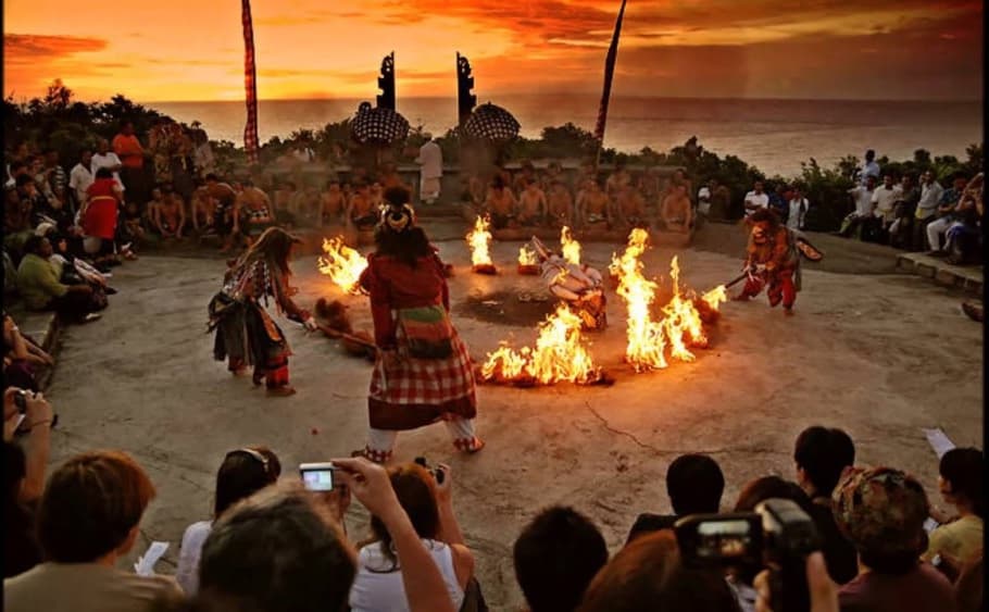Half-Day Tour: Uluwatu Temple and Kecak Fire Dance Show | ®ExcursionMania