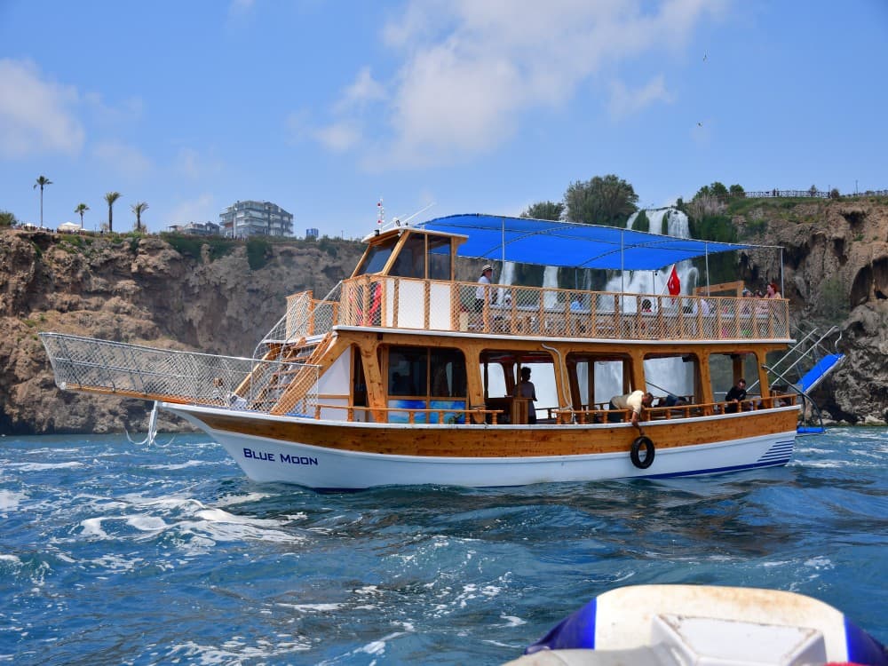 Antalya: From Antalya: Waterfall Boat Trip with Lunch | ®ExcursionMania