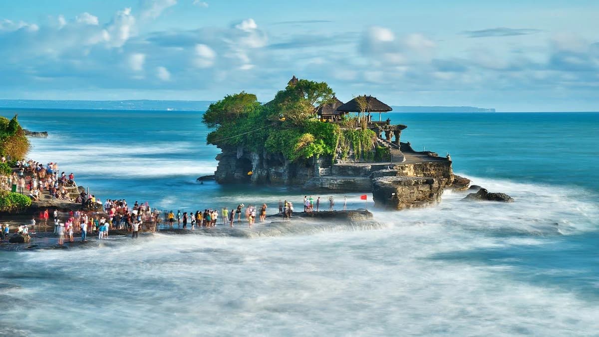 Private Bali Tour: Best of Bedugul and Tanah Lot Temple | ®ExcursionMania