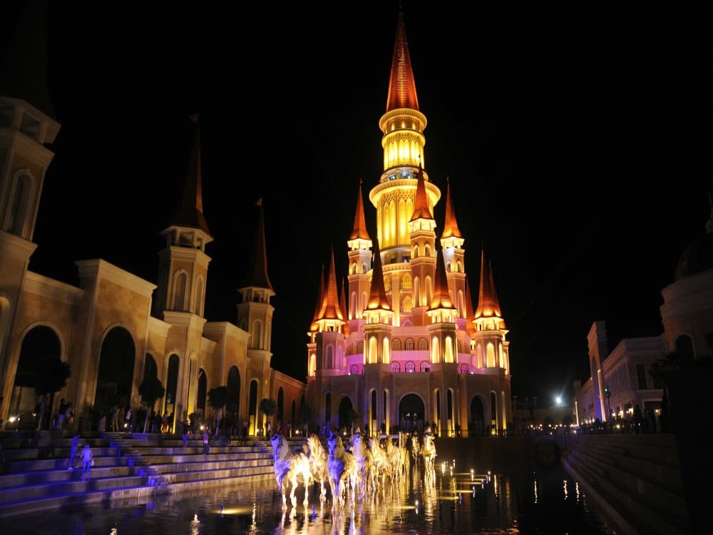 Antalya Land of Legends Night Show With Boat Parade | ®ExcursionMania