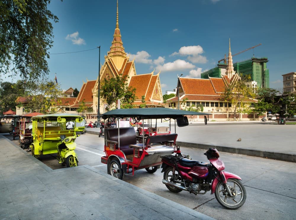 Evening Tuk Tuk Private City Tour at Bangkok with Dinner | ®ExcursionMania