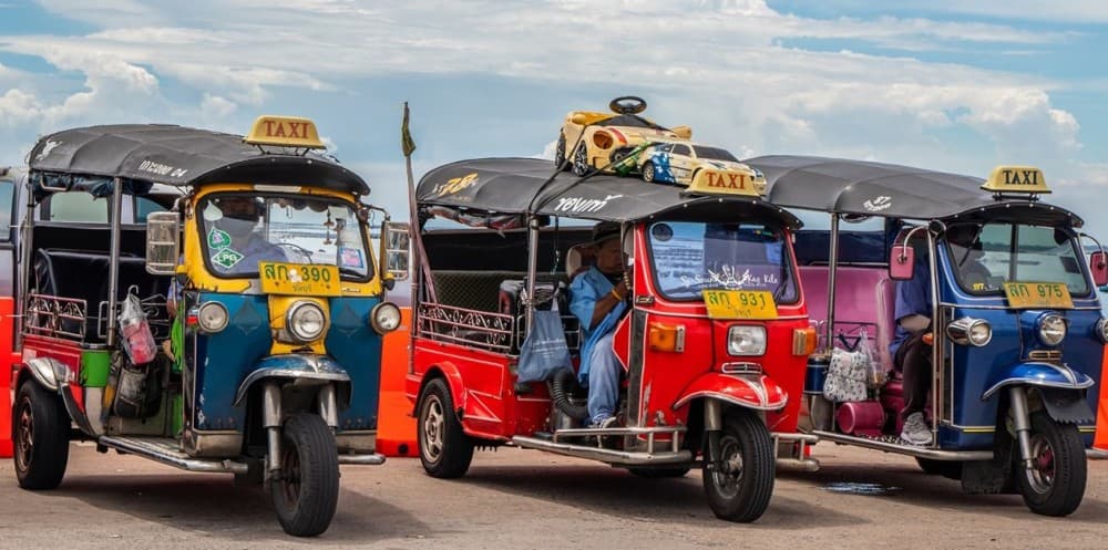 Evening Tuk Tuk Private City Tour at Bangkok with Dinner | ®ExcursionMania