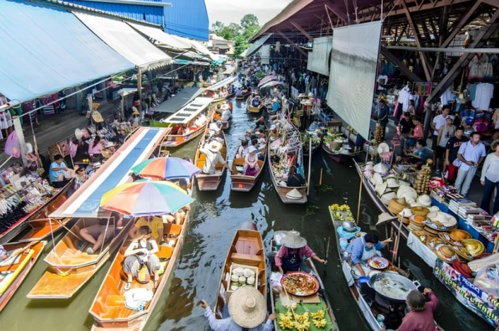 Maeklong Railway Market, Floating Market & Nakhon Pathom City Tour from Bangkok | ®ExcursionMania