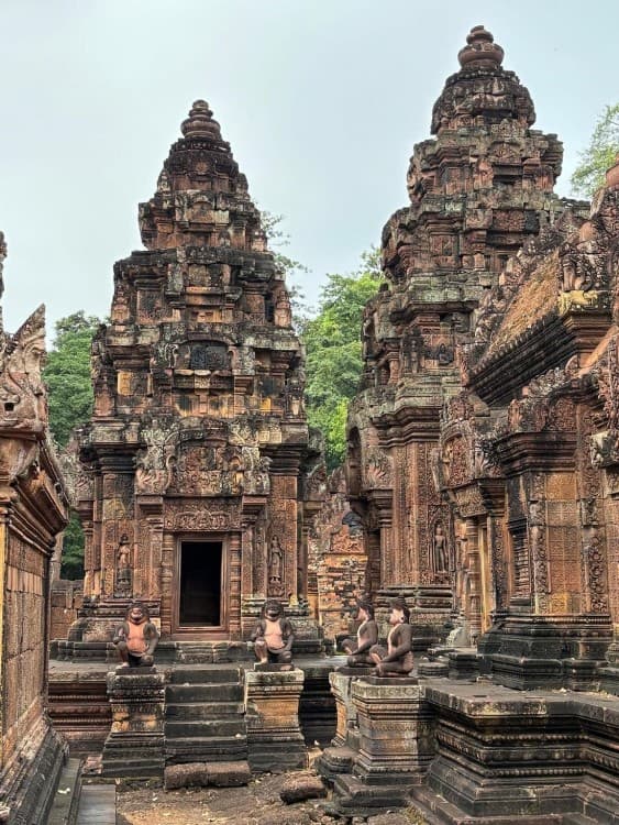 Full-Day Banteay Srei & 4 Temples Join-in Tour | ®ExcursionMania
