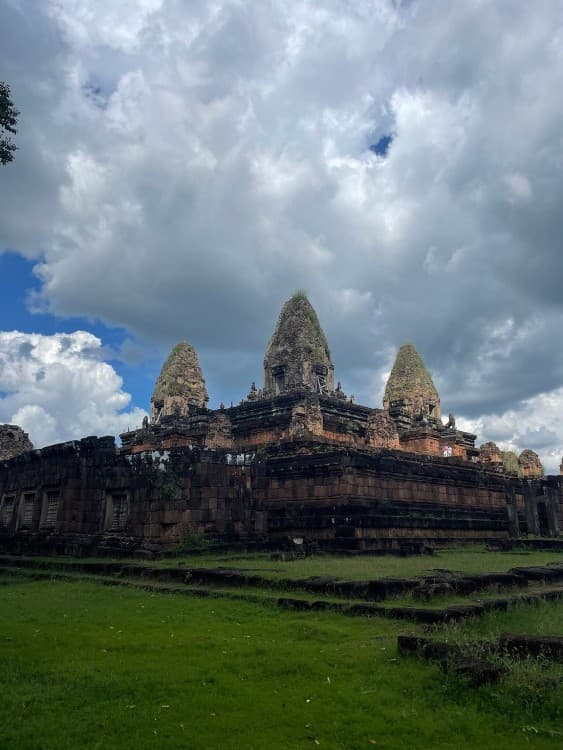 Full-Day Banteay Srei & 4 Temples Join-in Tour | ®ExcursionMania