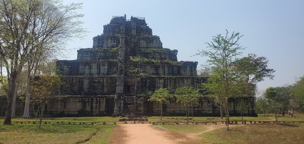 Private Koh Ker & Beng Mealea Full-Day Tour by A/C Vehicles | ®ExcursionMania