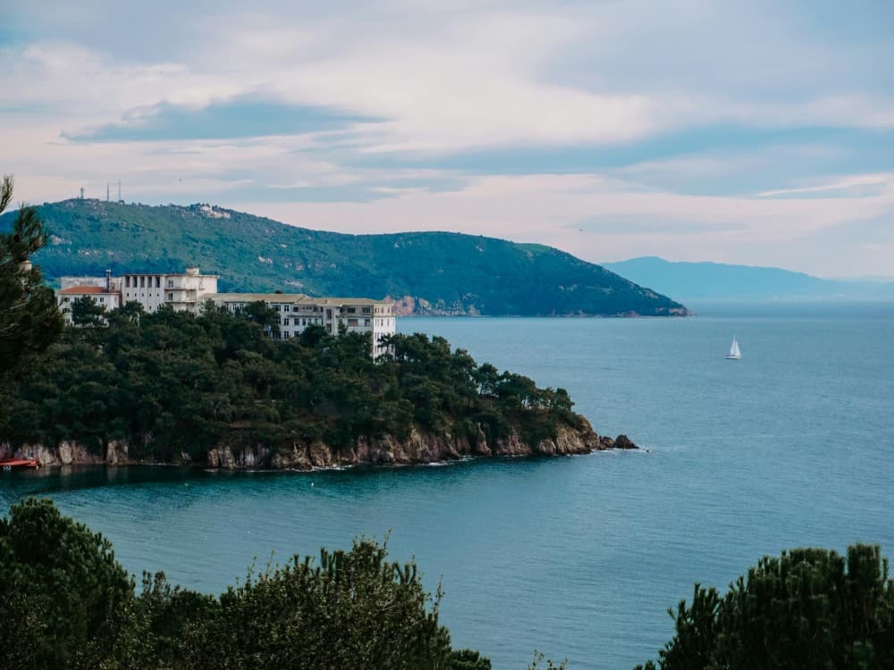 From Istanbul: Princess Islands Tour with Hotel Transfer & Lunch | ®ExcursionMania