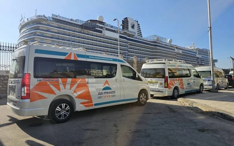 From Alexandria: Giza Pyramids Tour & Nile Lunch Cruise | ®ExcursionMania