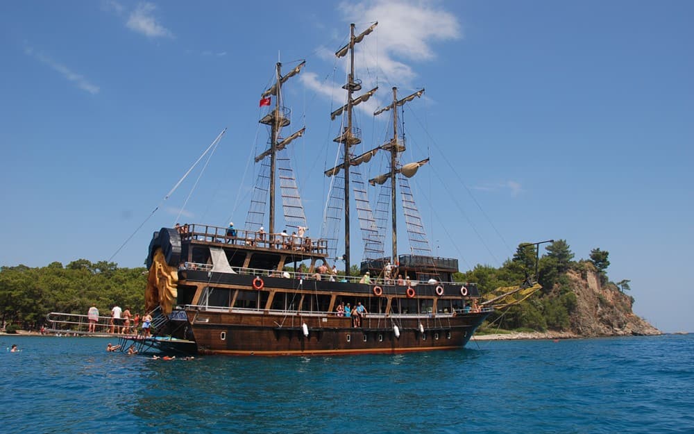 Alanya: Best Pirate Boat Trip with Lunch, Drinks and Pickup Option | ®ExcursionMania
