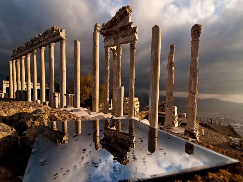 From Izmir: Pergamon Tour with Hotel Transfer & Lunch | ®ExcursionMania