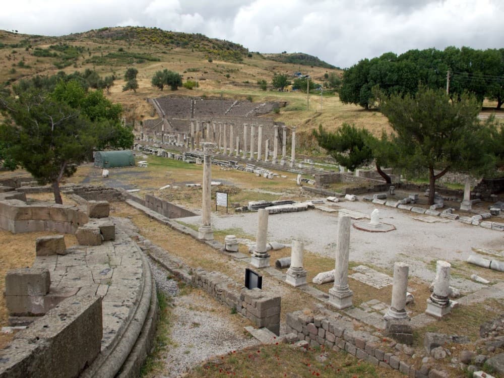From Izmir: Pergamon Tour with Hotel Transfer & Lunch | ®ExcursionMania