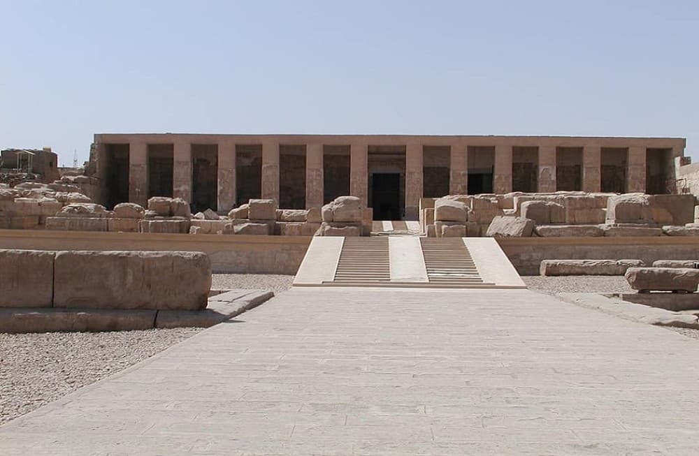 Cairo to Luxor: VIP Train & Guided Temples on 4 days Tour | ®ExcursionMania