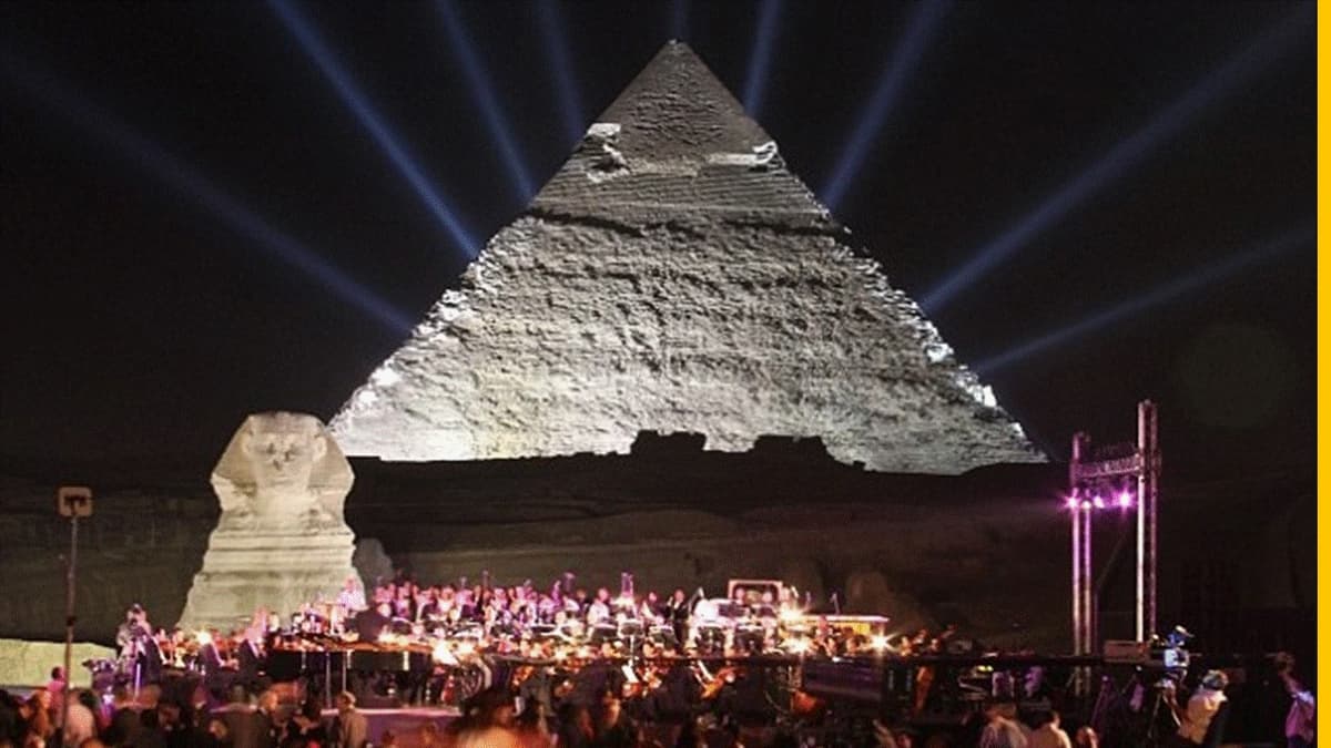 Cairo Day Tour: Pyramids, Egyptian Museum, Sound & Light Show | ®ExcursionMania