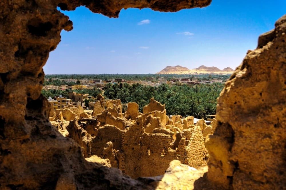 3-Day Egypt Desert Adventure: White Desert, Black Desert & Bahariya | ®ExcursionMania