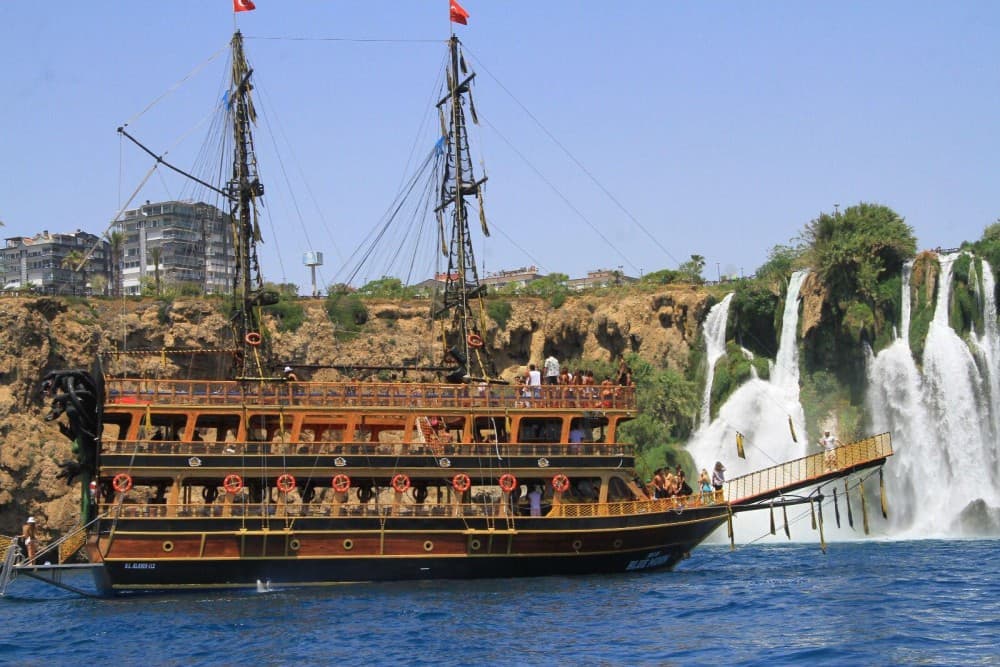Antalya Lara Pirate Boat Trip: Sun, Swimming & Fun | ®ExcursionMania
