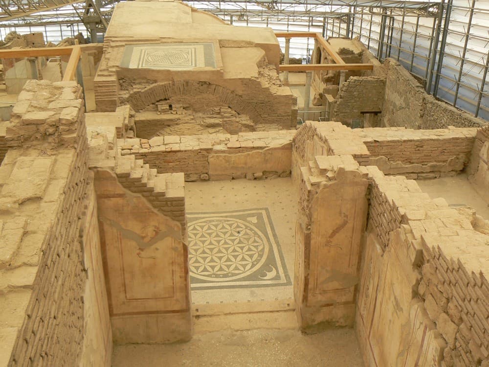From Izmir to Ephesus: A Guided Historical Experience | ®ExcursionMania