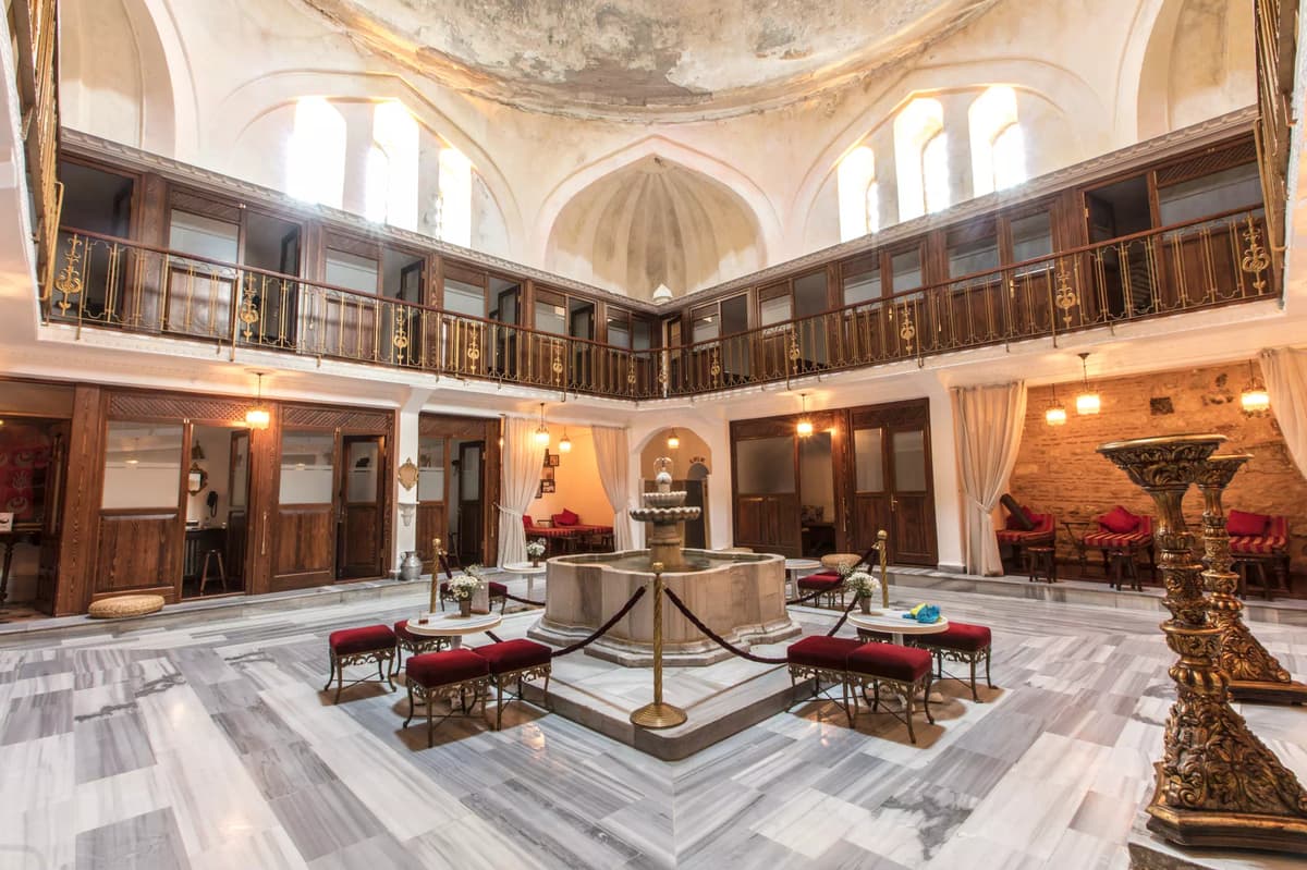 Historical Cagaloglu Hammam in Old City | ®ExcursionMania