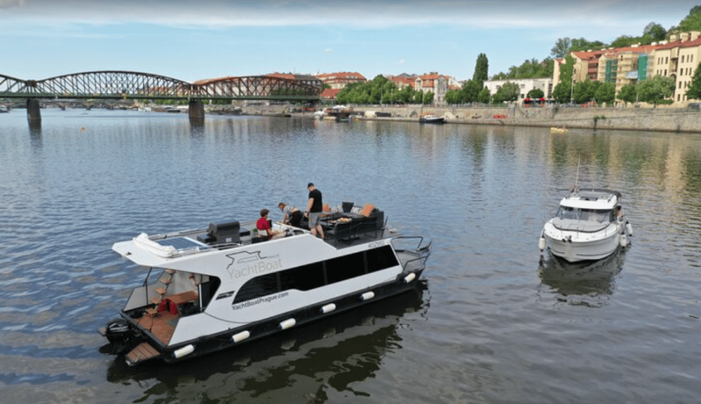 VIP Prague YachtBoat ONE Experience: All-You-Can-Drink | ®ExcursionMania