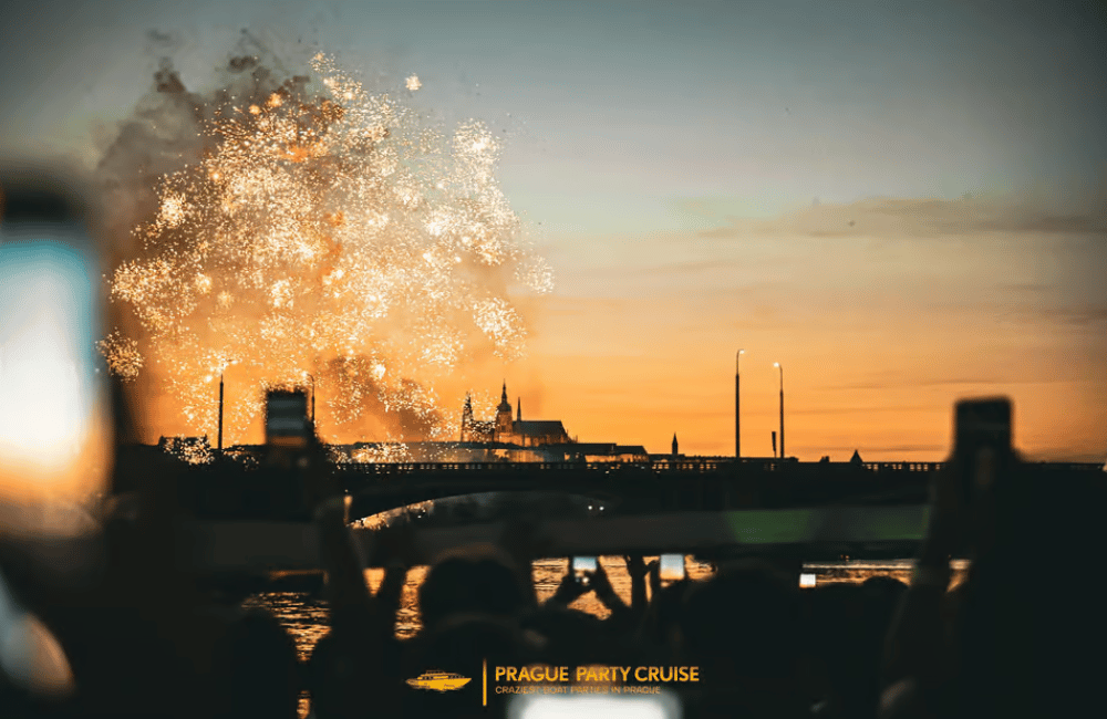 Prague: New Years VIP Boat Party  EPIC Club | ®ExcursionMania