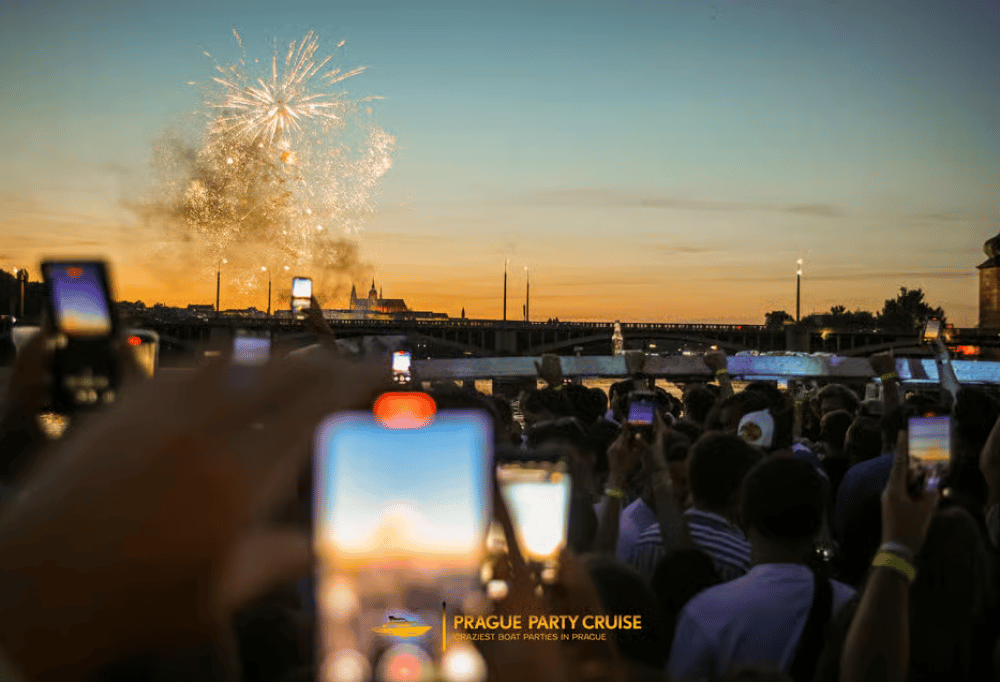 Prague: New Years VIP Boat Party  EPIC Club | ®ExcursionMania