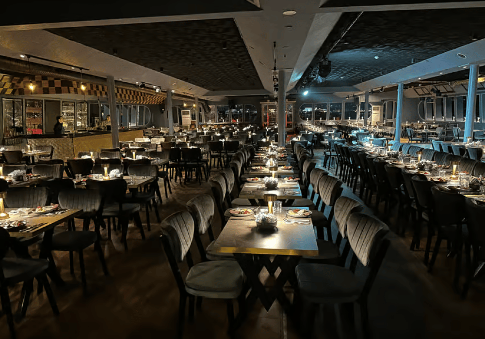 Istanbul: Bosphorus Cruise with Dinner Show | ®ExcursionMania