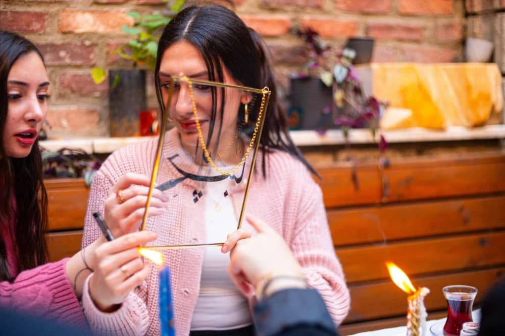Istanbul: Traditional Calligraphy on Glass Painting Workshop | ®ExcursionMania